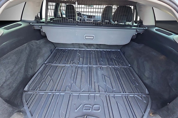 Volvo V60 3 of 6