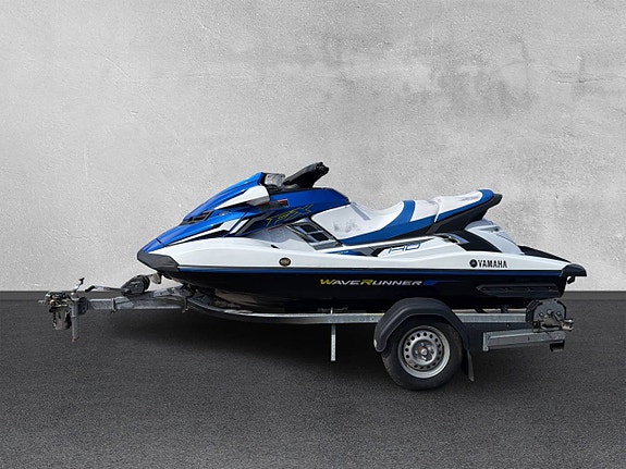 Yamaha Waverunner FX HO 180hk 35 timmar Inkl. vagn Nyservad 2 of 8