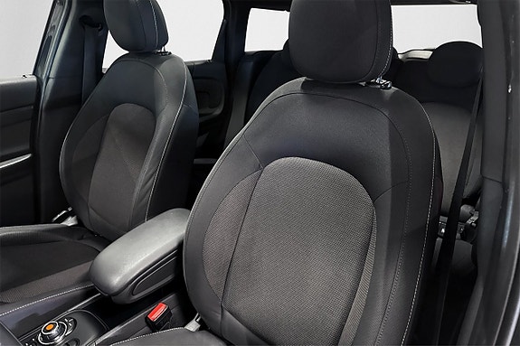 MINI Countryman SE 10 of 23