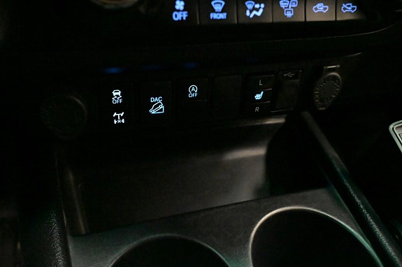 Toyota HiLux 19 of 23