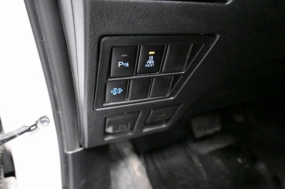 Toyota HiLux 15 of 23