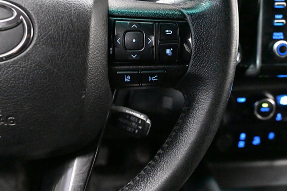 Toyota HiLux 16 of 23
