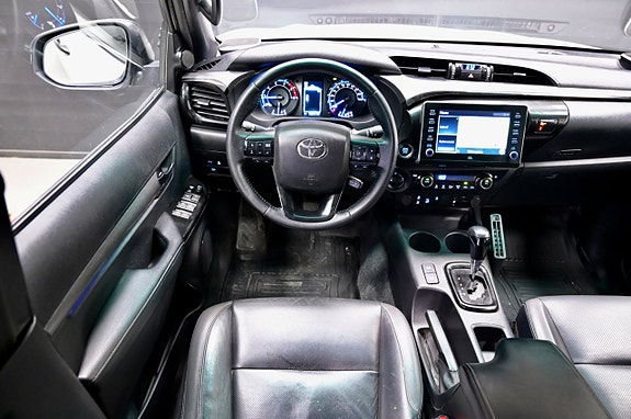 Toyota HiLux 12 of 23