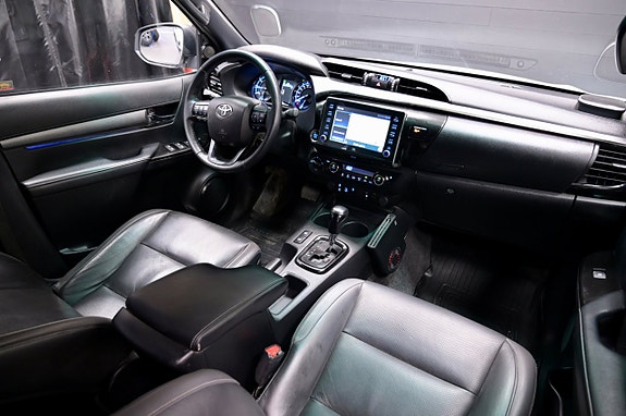 Toyota HiLux 9 of 23