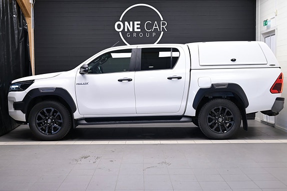 Toyota HiLux 3 of 23