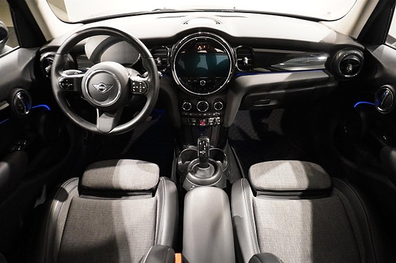 MINI Cooper 10 of 13