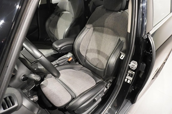 MINI Cooper 11 of 13