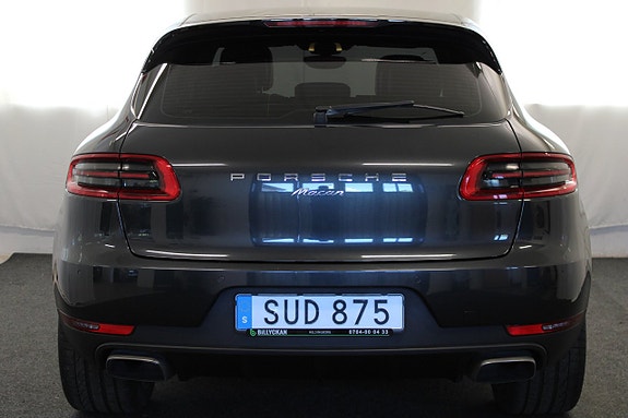Porsche Macan 9 of 30
