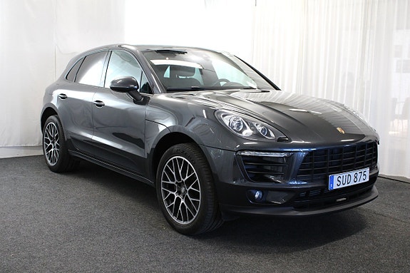 Porsche Macan 2 of 5