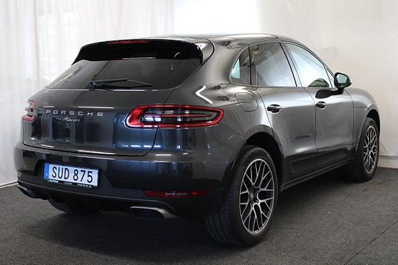 Porsche Macan 8 of 30