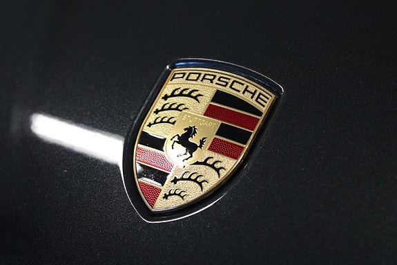 Porsche Macan 29 of 30