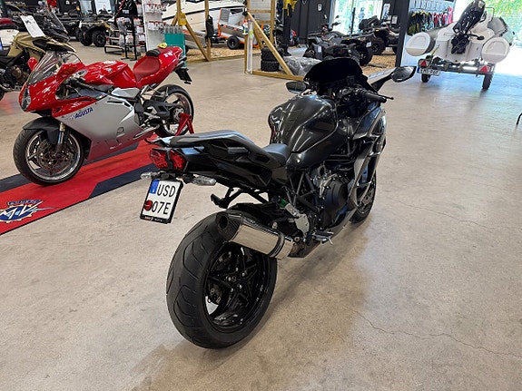 Kawasaki Ninja H2 SX 5 of 5