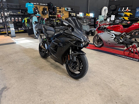 Kawasaki Ninja H2 SX 3 of 5