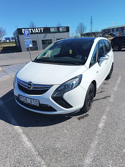 Opel Zafira Tourer 2 of 5