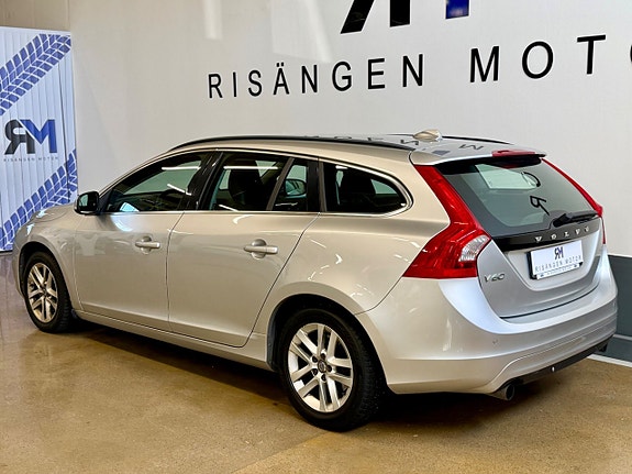 Volvo V60 3 of 5