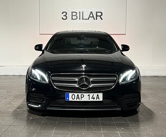 Mercedes-Benz E200 d 3 of 5