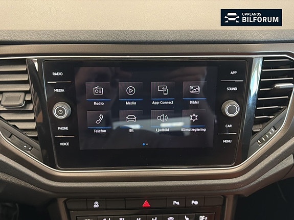 Volkswagen T-Roc 11 of 17
