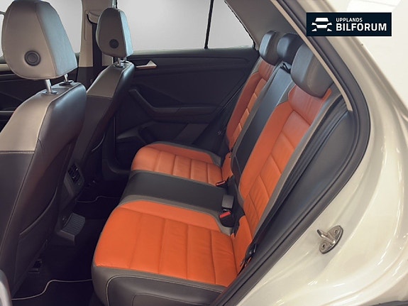 Volkswagen T-Roc 9 of 17