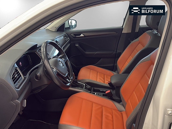 Volkswagen T-Roc 8 of 17