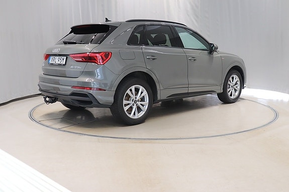 Audi Q3 4 of 5