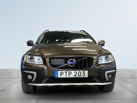 Volvo XC70 2 of 5