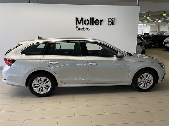 Skoda Octavia 3 of 5