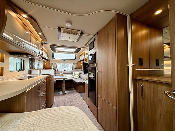 Knaus Scandinavian Selection 580 UF - Dubbelsäng - AC - 1900KG - Markis - Solcell - 17 of 19
