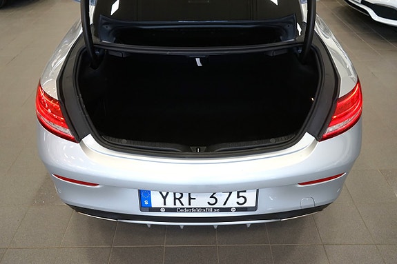 Mercedes-Benz C200 8 of 18