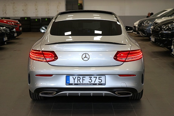Mercedes-Benz C200 7 of 18