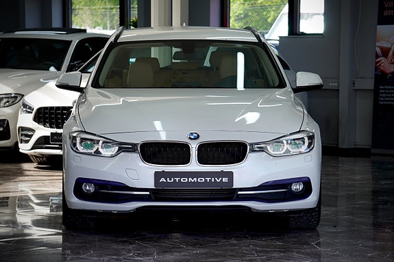 BMW 320d 2 of 5