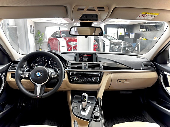 BMW 320d 12 of 16