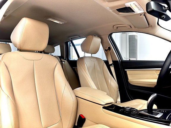BMW 320d 8 of 16