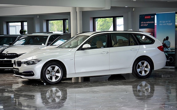 BMW 320d 4 of 5
