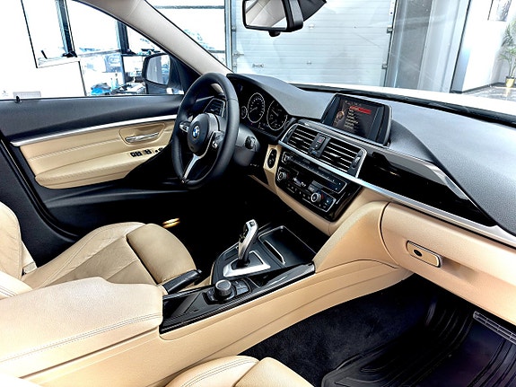 BMW 320d 10 of 16
