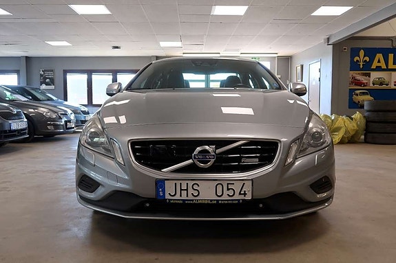 Volvo S60 2 of 5