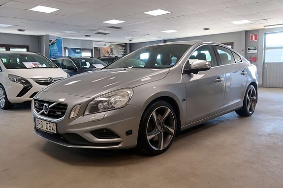 Volvo S60 3 of 5
