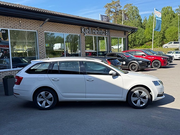 Skoda Octavia 2 of 5