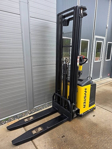 Hyster S 1.2 2 of 2