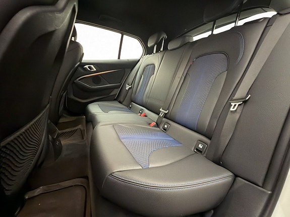 BMW 118i 12 of 28