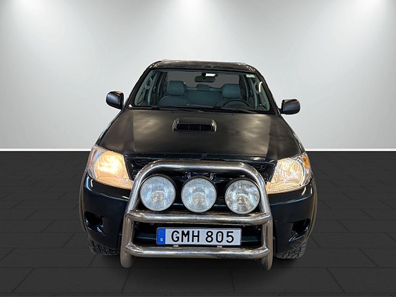 Toyota HiLux 3 of 5