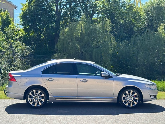 Volvo S80 4 of 30