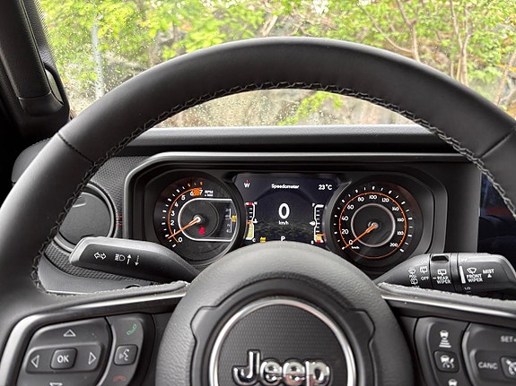 Jeep Wrangler Unlimited 8 of 27