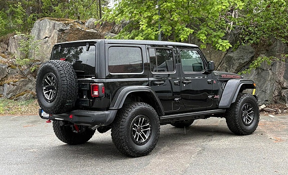 Jeep Wrangler Unlimited 4 of 5