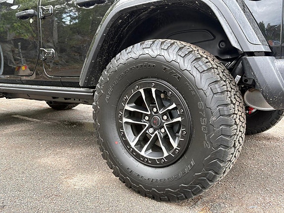 Jeep Wrangler Unlimited 13 of 27