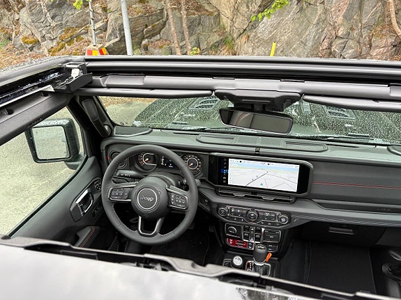 Jeep Wrangler Unlimited 27 of 27