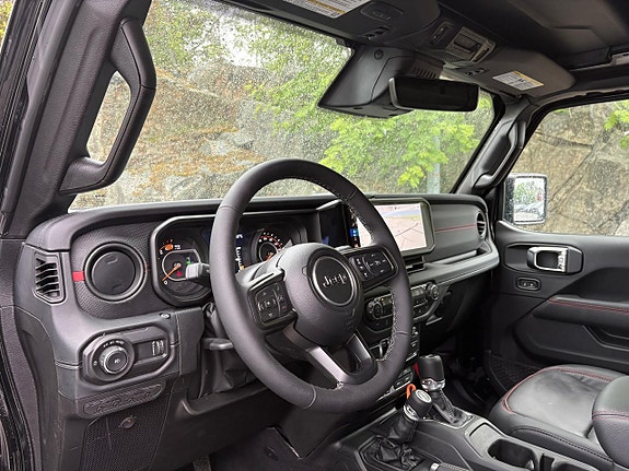 Jeep Wrangler Unlimited 6 of 27