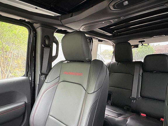Jeep Wrangler Unlimited 7 of 27