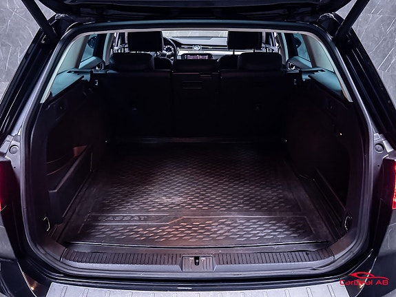 Volkswagen Passat 17 of 29