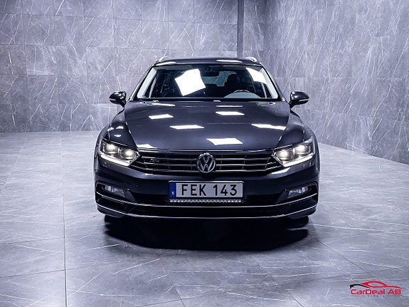 Volkswagen Passat 2 of 5