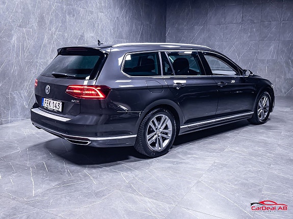 Volkswagen Passat 7 of 29
